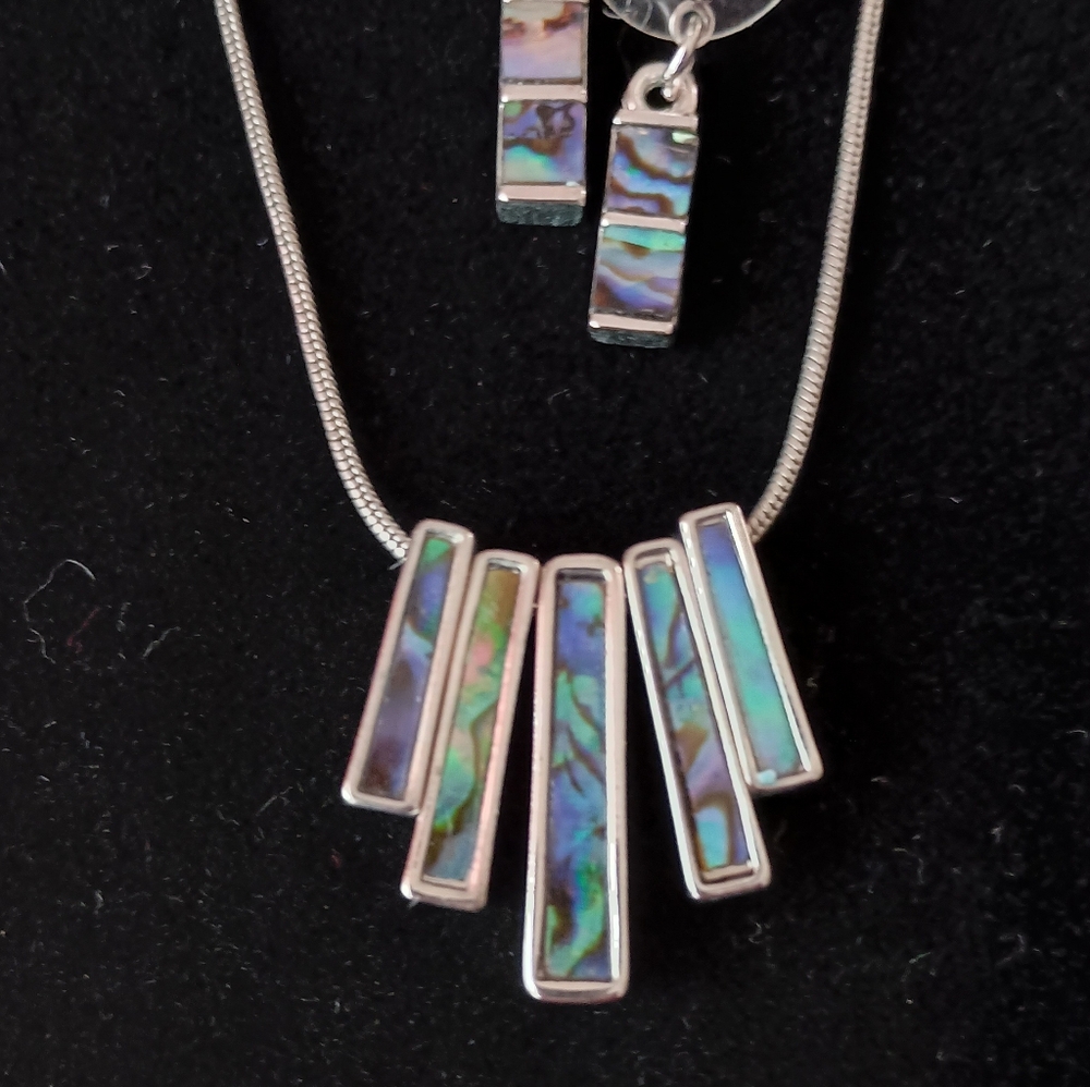 3/$15 Abalone Shell Necklace and Earring Set - Picture 3 of 5